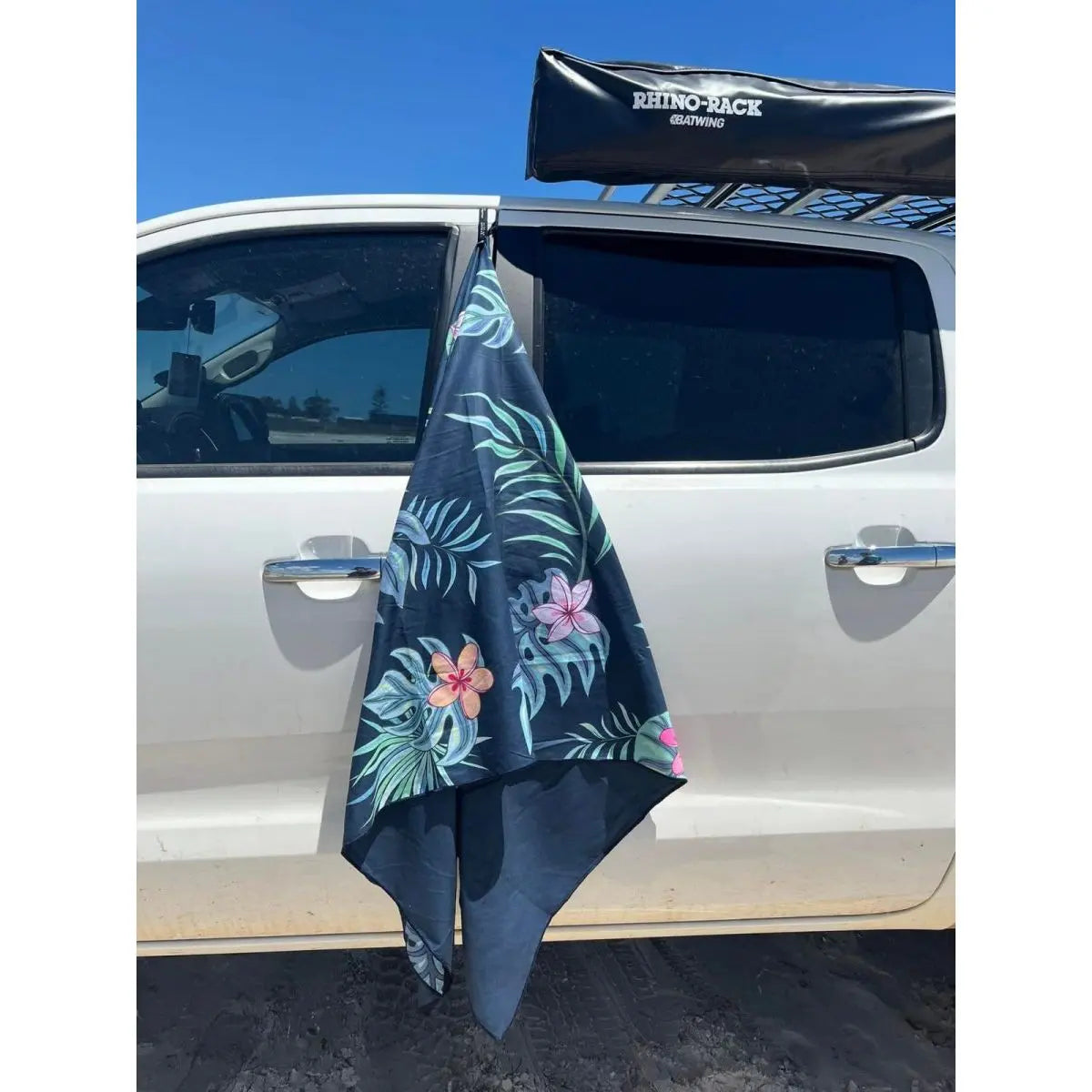 NEWLYFE SAND FREE MICROFIBER BEACH TOWEL