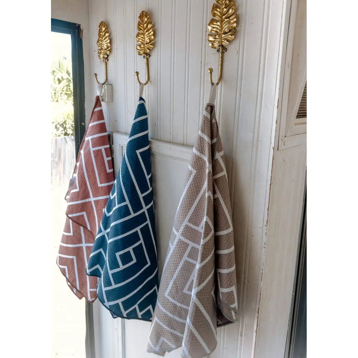 COMPACT QUICK DRY TRAVEL TOWEL