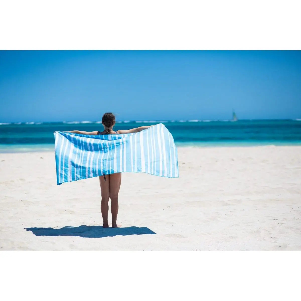 NEWLYFE SAND FREE MICROFIBER BEACH TOWEL